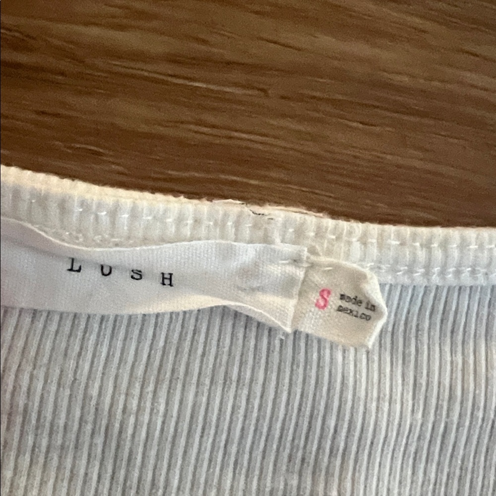Lush White Ribbed Top - Picture 2 of 3